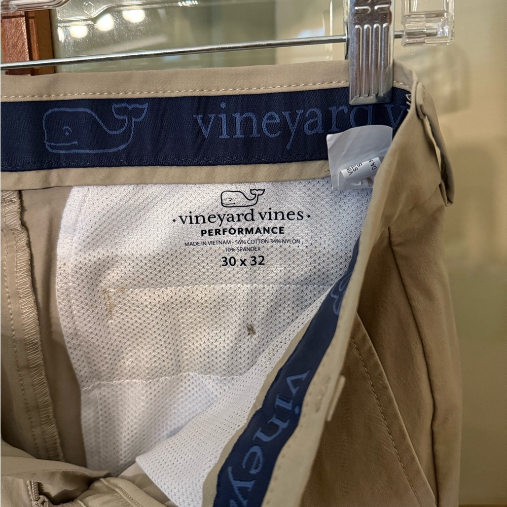 Vineyard Vines Men's Performance Fabric Khaki Chinos Pants - Size 30x32 - Picture 4 of 5